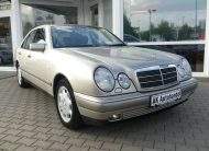 MERCEDES-BENZ E 320 Limousine Automatik Elegance Xenon