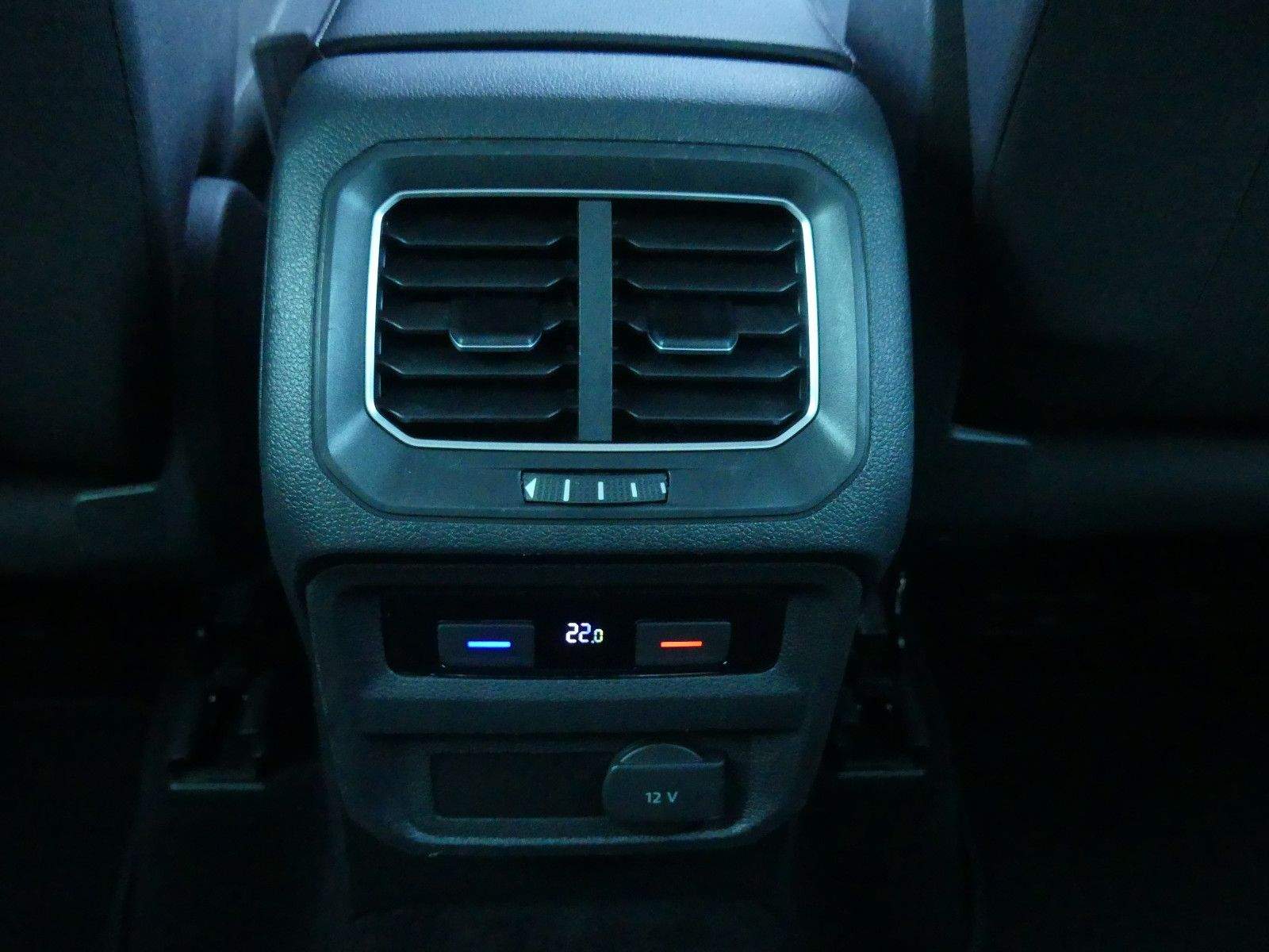 VW Tiguan Highl Offr 4M LED ACC HUD AHK Pano Standh